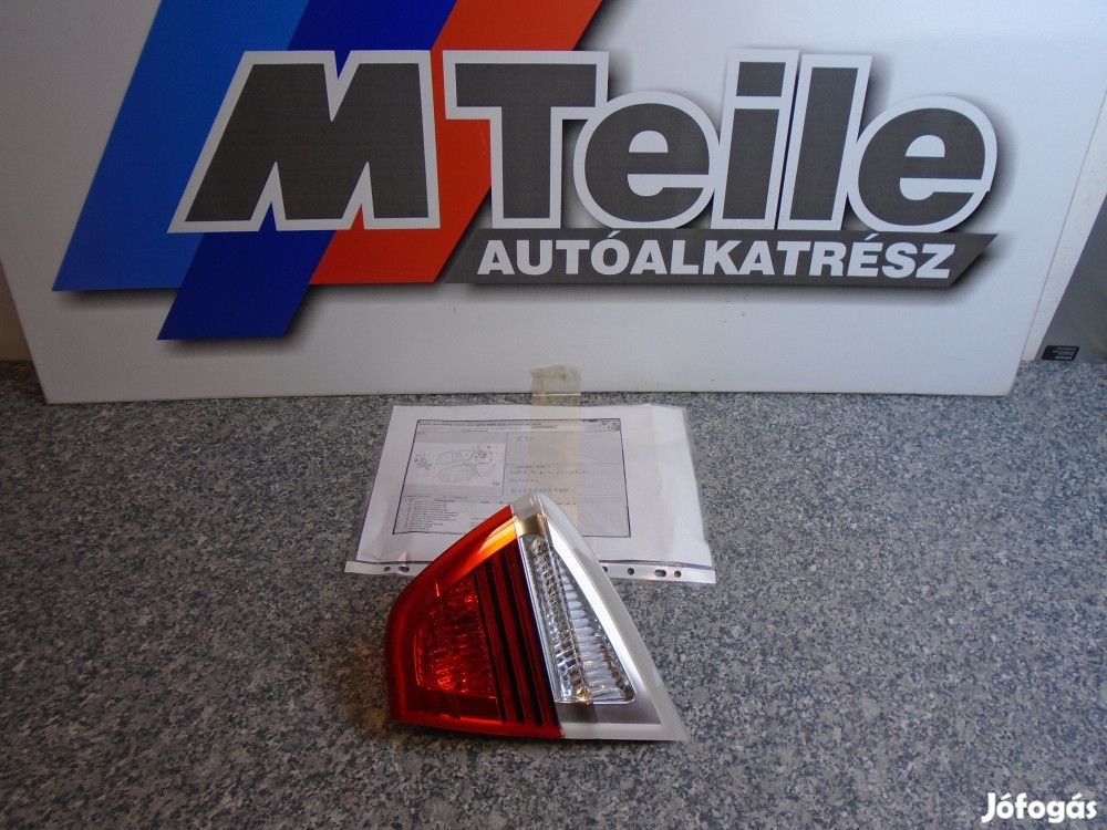 [GYÁRI ÚJ] BMW - Jobb hátsó belső lámpabúra - 3-as / E90